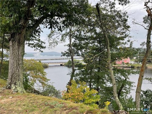 12 Sleepy Hollow Pentway, Gales Ferry, CT, 06335-1849 | Card Image
