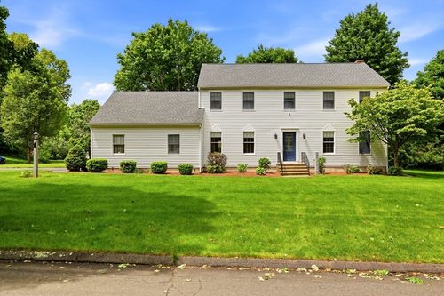 2 Christopher Cir, Wilbraham, MA, 01095-2770 | Card Image
