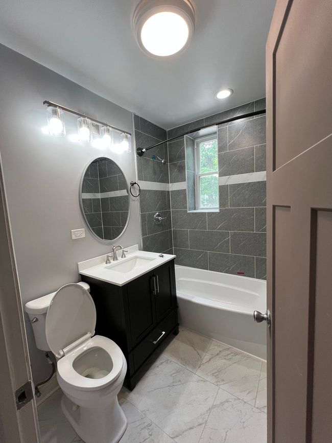 5757 S Aberdeen St, Home with 6 bedrooms, 3 bathrooms and 2 parking in Chicago IL | Image 7