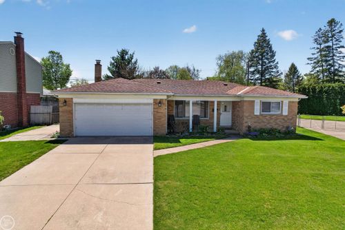 42159 Mac Rae Dr, Sterling Heights, MI, 48313-2565 | Card Image