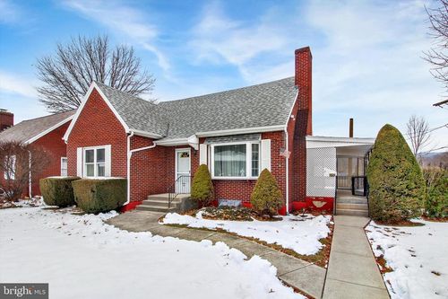 6 Meadow Ave, Tamaqua, PA, 18252-4311 | Card Image