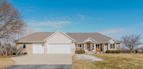 5294 Notre Dame Drive, OMRO, WI, 54963 | Card Image