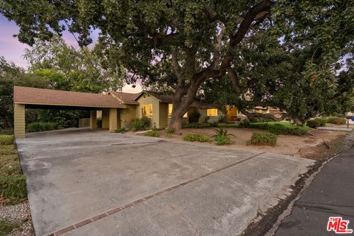 24364 Arcadia St, Newhall, CA, 91321-2710 | Card Image