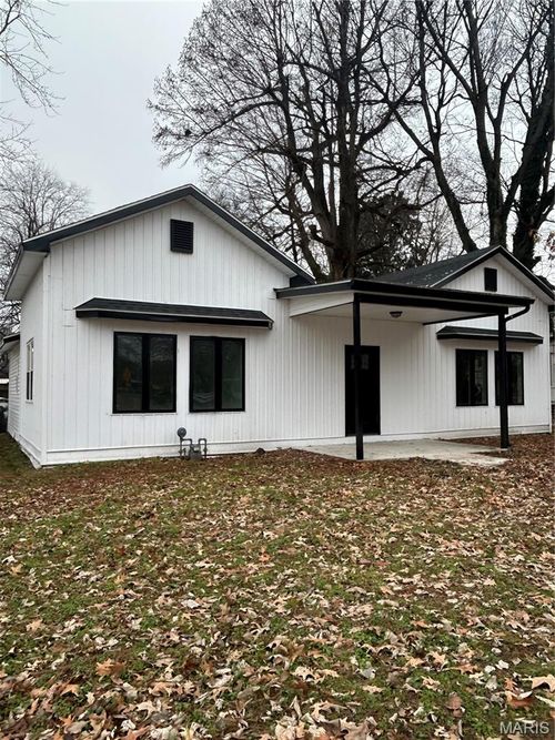 207 E Marshall St, Charleston, MO, 63834-1717 | Card Image