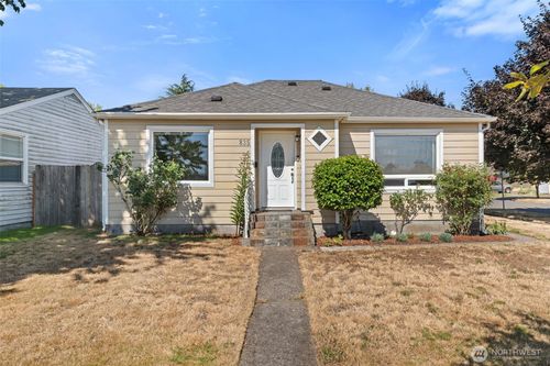 835 20th Ave, Longview, WA, 98632-2216 | Card Image