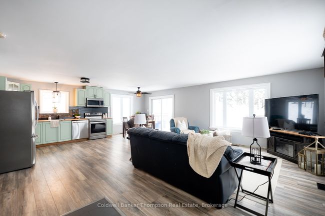 751 Old Muskoka Rd, House other with 3 bedrooms, 1 bathrooms and 4 parking in Utterson ON | Image 5