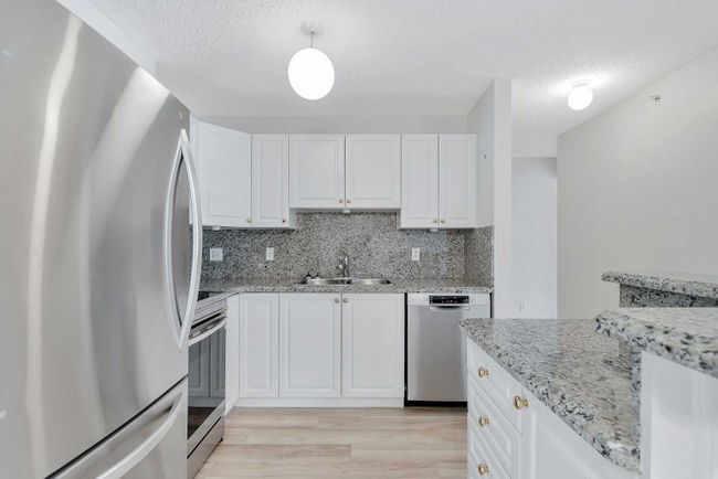 412 - 6000 Somervale Court Sw, Home with 2 bedrooms, 2 bathrooms and 2 parking in Calgary AB | Image 6
