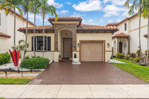 685 Se 34th Ter, Homestead, FL, 33033-7495 | Card Image
