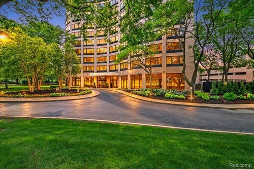 2606-5000 Town Ctr, Southfield, MI, 48075-1117 | Card Image