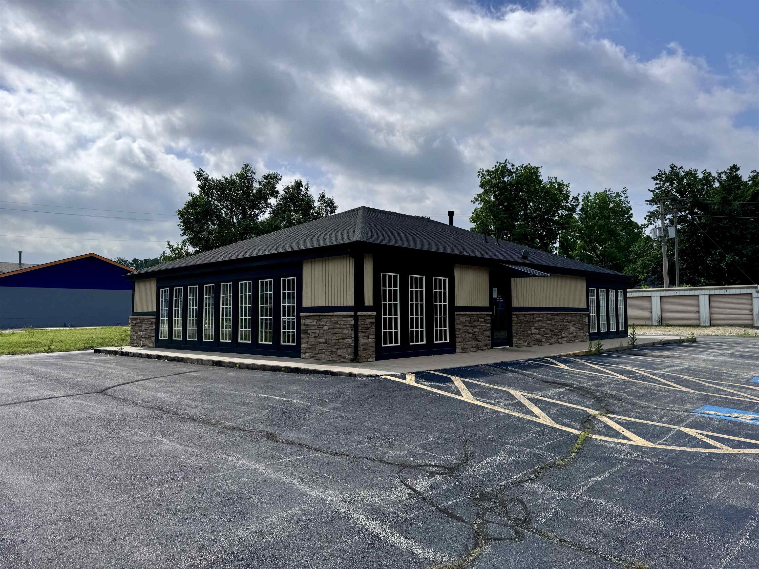 403 W Main St, Sedan, KS 67361