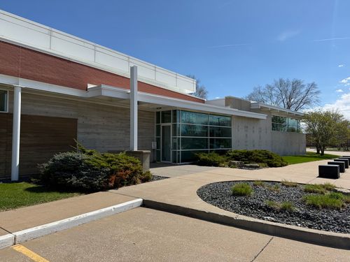 4600 E 53rd St, Davenport, IA, 52807-3479 | Card Image