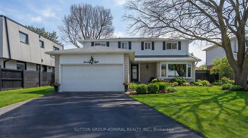 78 Thorny Brae Dr, Thornhill, ON, L3T3G6 | Card Image