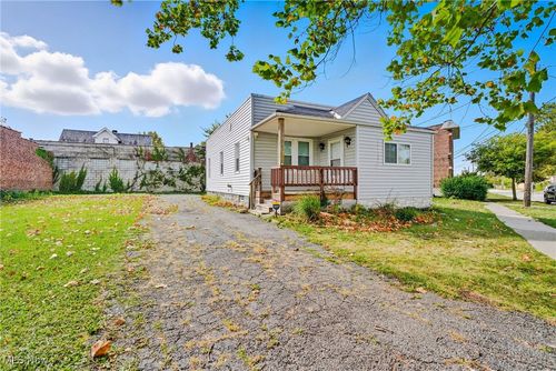 16100 Saranac Rd, Cleveland, OH, 44110-2401 | Card Image