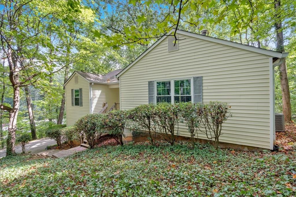 Kingswood Dr, Marietta, GA 30066