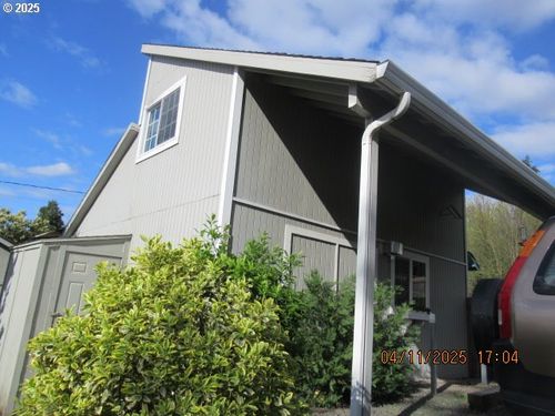 645 W 25th Pl, Eugene, OR, 97405-2527 | Card Image