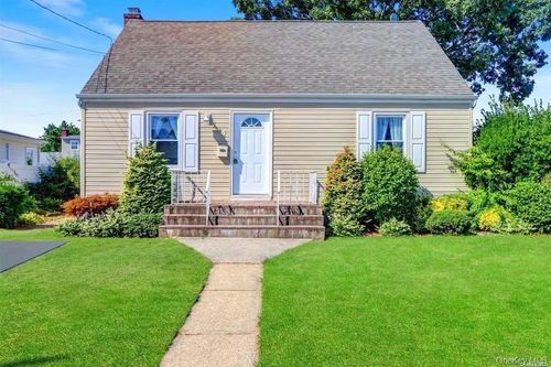 4 West Ct, Bethpage, NY, 11714-2224 | Card Image