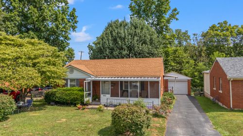 1853 Dunkirk Dr, Lexington, KY, 40504-1428 | Card Image