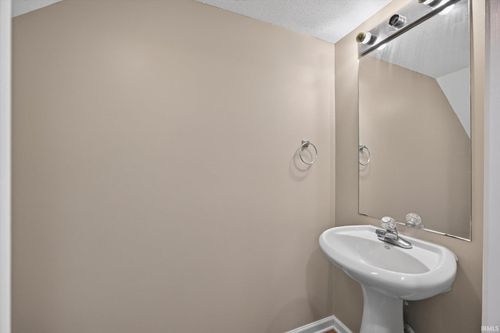 3350 S Oaklawn Cir, Bloomington, IN, 47401-8546 | Card Image
