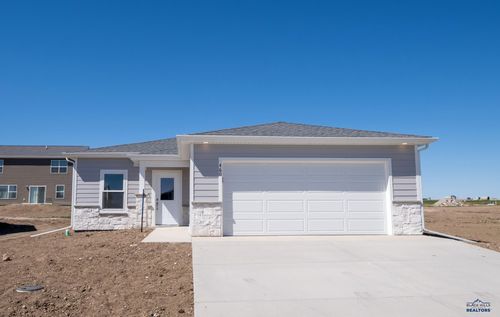 460 Yelner Dr, BOX ELDER, SD, 57719-8031 | Card Image
