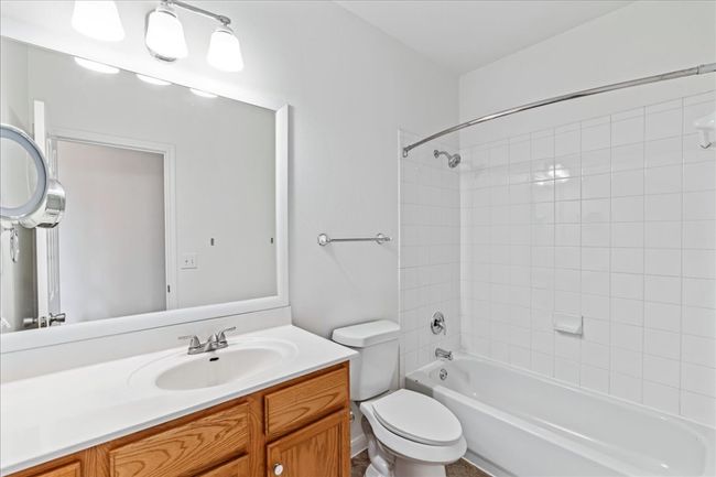 The second full bath is well-appointed for the secondary bedrooms. | Image 23