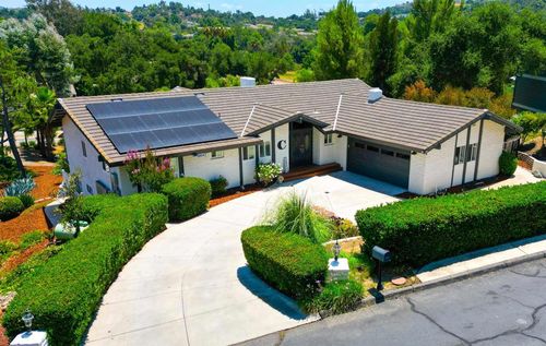 28042 Glenmeade Way, Escondido, CA, 92026-6633 | Card Image