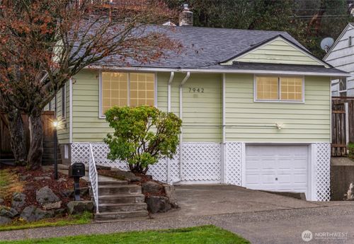 7942 15th Ave Sw, Seattle, WA, 98106-2148 | Card Image