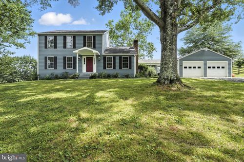 8363 Old Waterloo Rd, WARRENTON, VA, 20186-7532 | Card Image