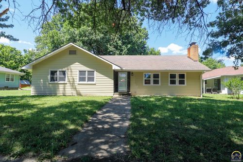 110 S 8th St, Burlington, KS, 66839-1714 | Card Image