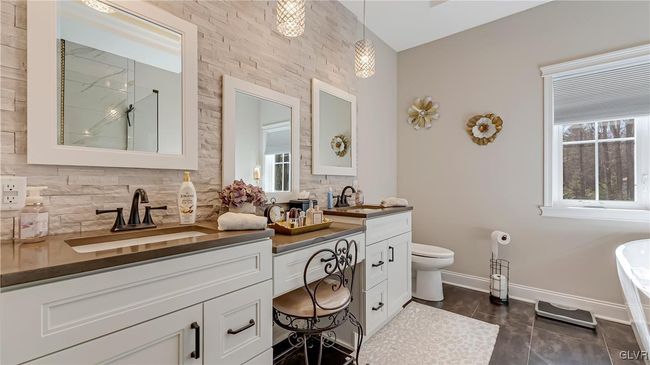 Primary Bathroom | Image 39
