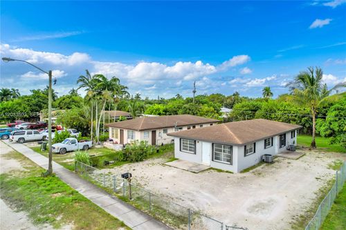 1011 Nw 9th St, Homestead, FL, 33030-3927 | Card Image