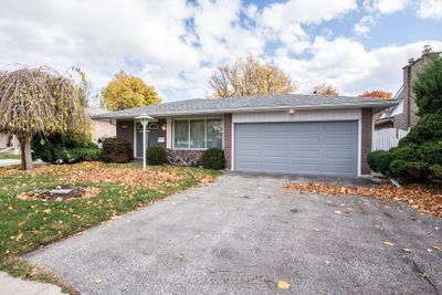 279 Cook St, House other with 3 bedrooms, 2 bathrooms and 4 parking in Barrie ON | Image 2