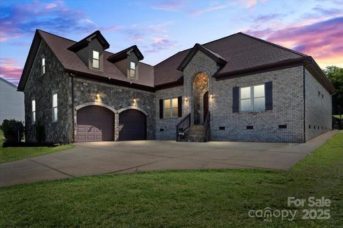 1974 Glen Manor Ct, Lincolnton, NC, 28092-7249 | Card Image