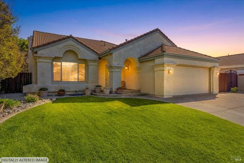 207 Laurelwood Way, Vacaville, CA, 95687-7506 | Card Image