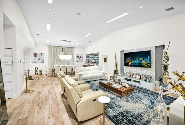 433 Nw 127 Th Ave, House other with 5 bedrooms, 4 bathrooms and null parking in Miami FL | Image 55