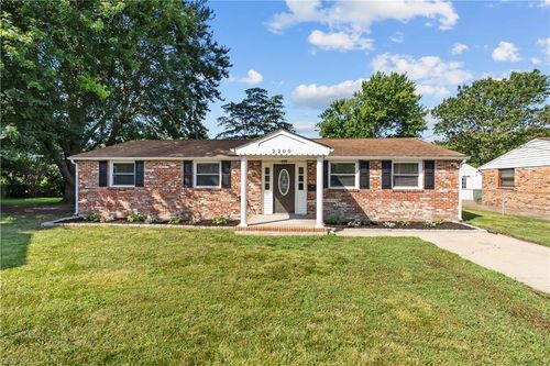 2200 Mcsweeney Cir, Hampton, VA, 23663-1017 | Card Image