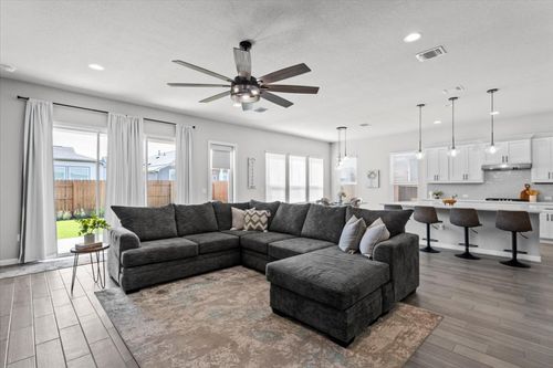8209 Bestride Bnd, Austin, TX, 78744-1505 | Card Image