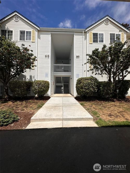 unit-f302-11002 Se Petrovitsky Rd, Renton, WA, 98055-5631 | Card Image