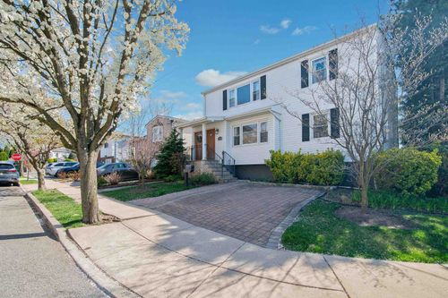 980 Schopmann Dr, Secaucus, NJ, 07094-4000 | Card Image