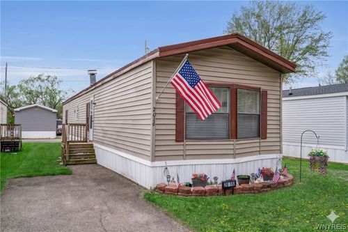 2016 Hemstreet Rd, East Aurora, NY, 14052-9204 | Card Image