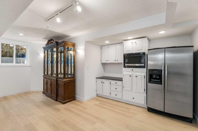 919 Shawnee Dr Sw, House other with 5 bedrooms, 4 bathrooms and 4 parking in Calgary AB | Image 38