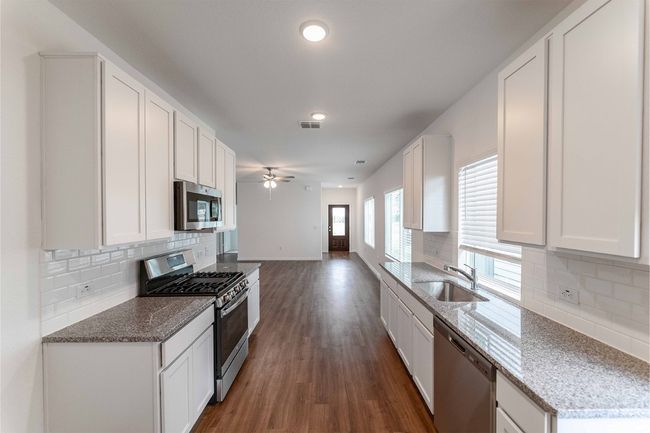 380 Kenai Dr, House other with 3 bedrooms, 2 bathrooms and 4 parking in Kyle TX | Image 5