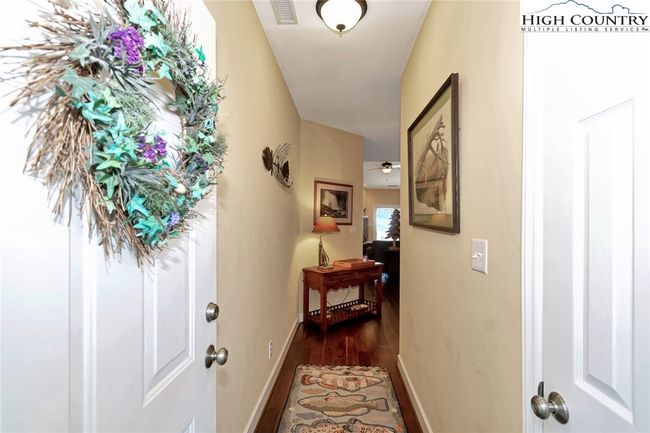 304 - 150 Prudden Ln, Condo with 2 bedrooms, 2 bathrooms and null parking in Blowing Rock NC | Image 4