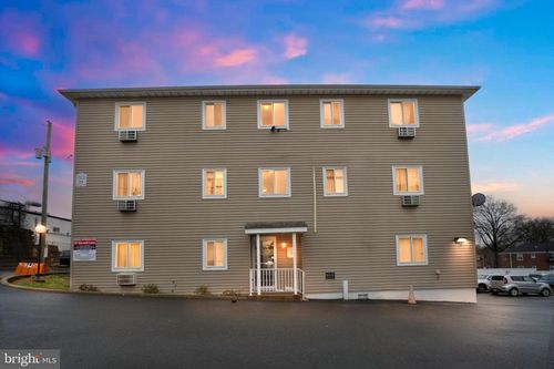 c12-21 Barnett Ln, Belleville, NJ, 07109 | Card Image