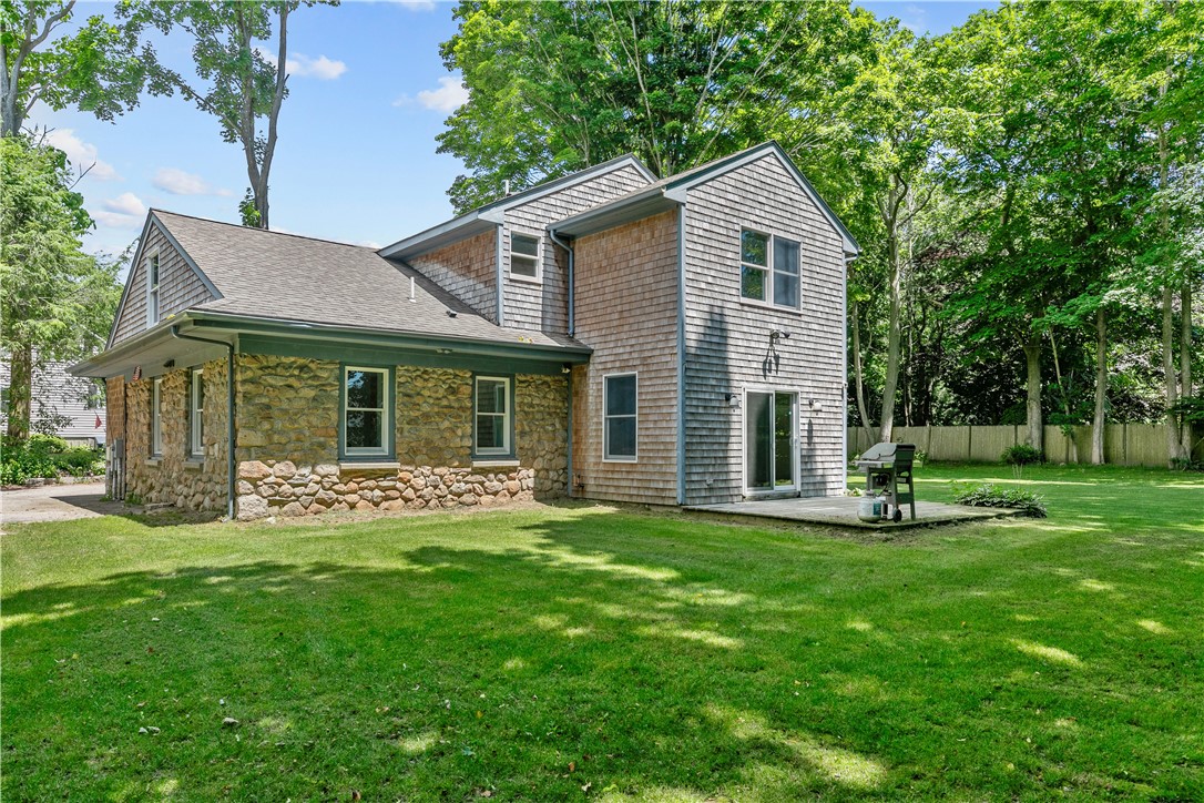 Willard Ave, Wakefield, RI 02879