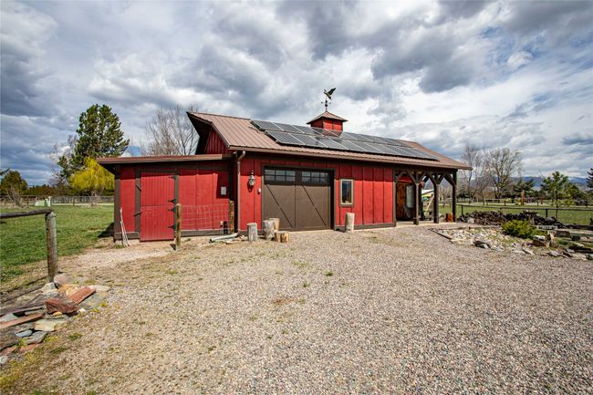 L to R: Stall / Shop / Bunkhouse | Image 57