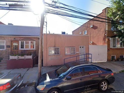 33-73 10th St, Astoria, NY, 11106-4907 | Card Image