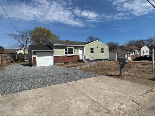 21 Pinetop Dr, Central Islip, NY, 11722-1908 | Card Image