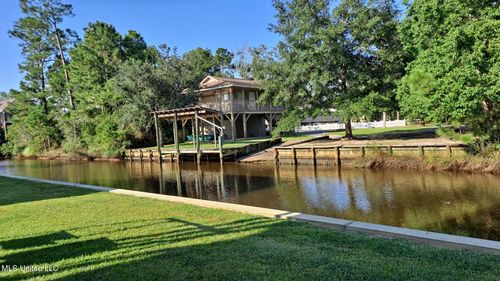 5037 Oklahoma St, Bay Saint Louis, MS, 39520-7091 | Card Image