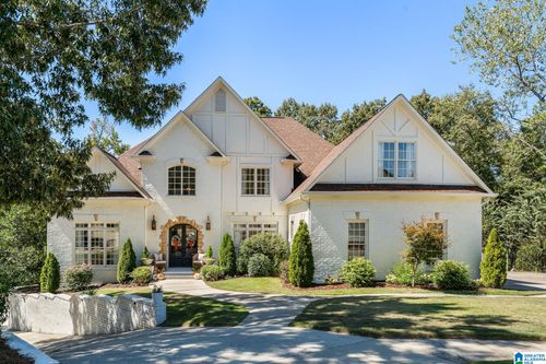 2301 Longleaf Way, Vestavia, AL, 35243-2935 | Card Image