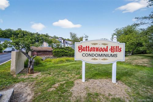 238 Concord Ln, Middletown, NY, 10940-6655 | Card Image